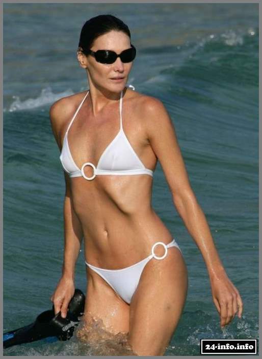 Голая звезда Карла Бруни