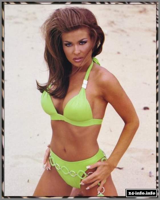 Голая звезда Кармен Электра