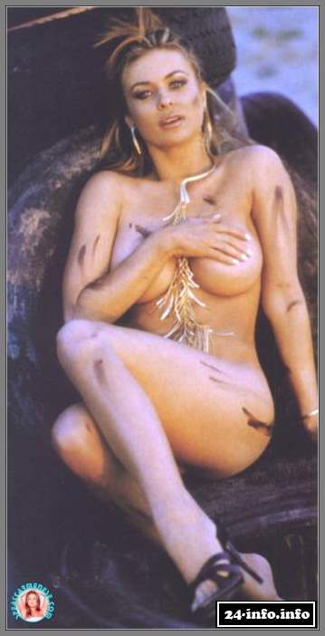 Голая звезда Кармен Электра