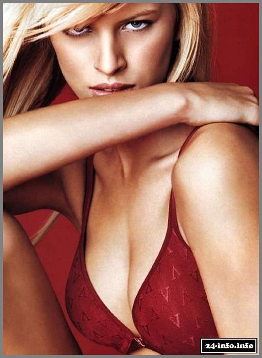 Голая звезда Каролина Куркова