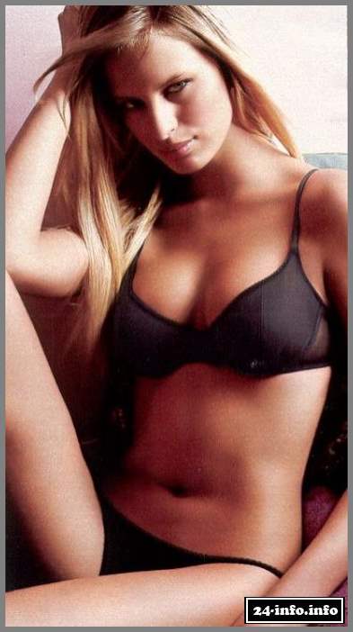 Голая звезда Каролина Куркова