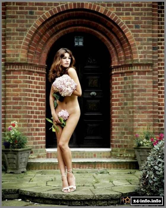 Голая звезда Келли Брук