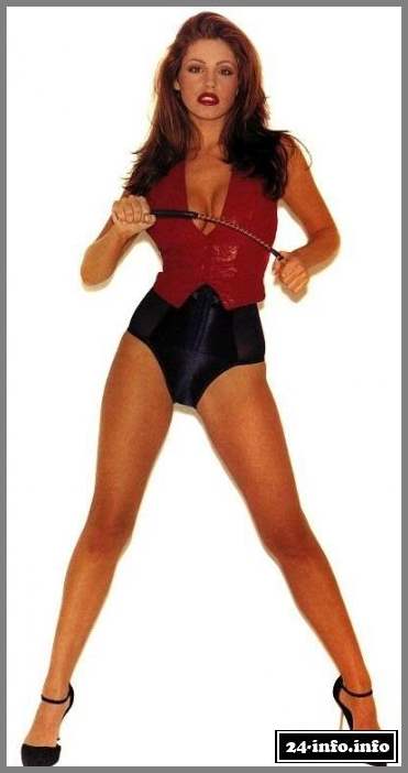 Голая звезда Келли Брук