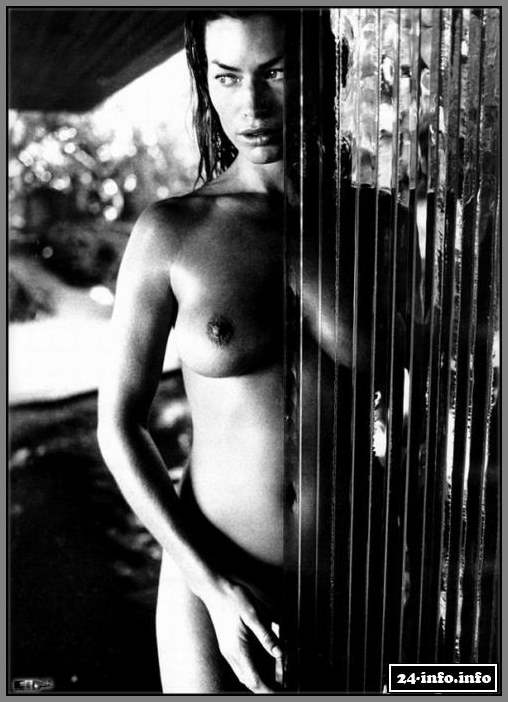 Голая звезда Кэрри Отис