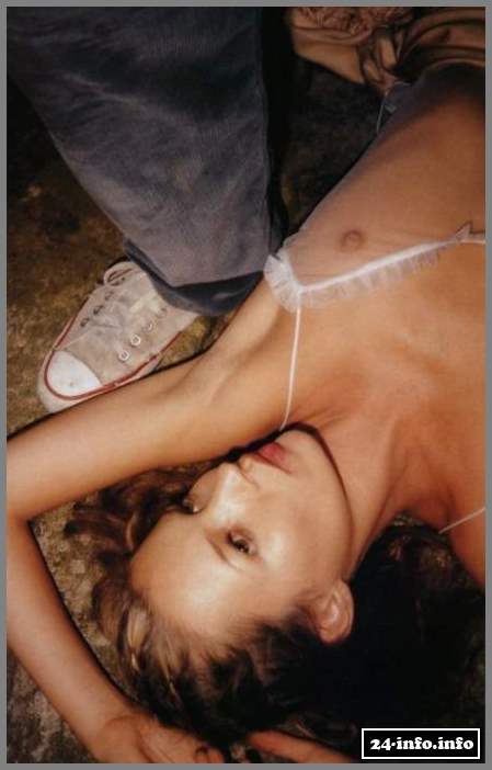 Голая звезда Кейт Мосс