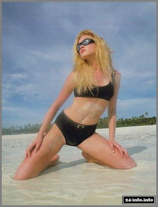 Голая звезда Кристанна Локен