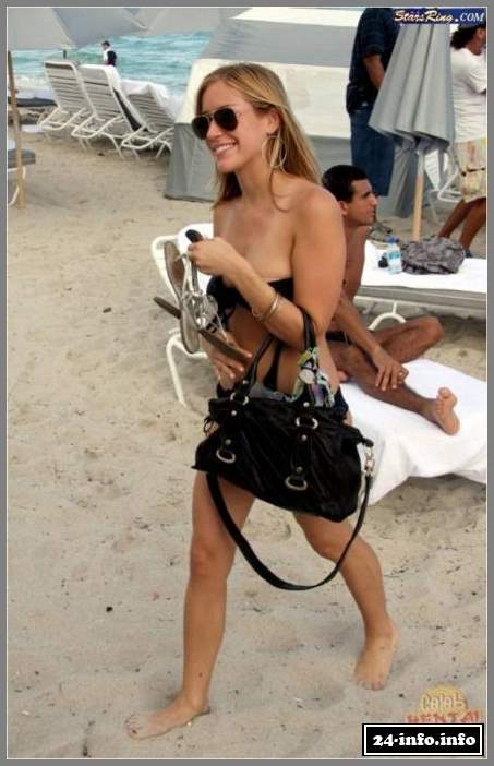 Голая звезда Кристин Каваллари