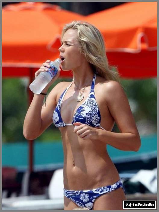 Голая звезда Лаура Вандервурт