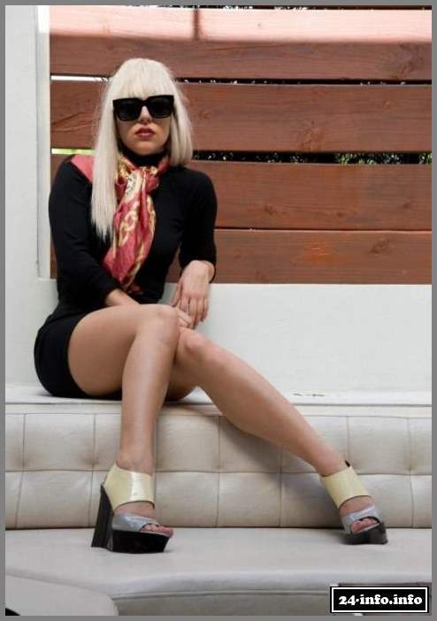 Голая звезда Леди Гага