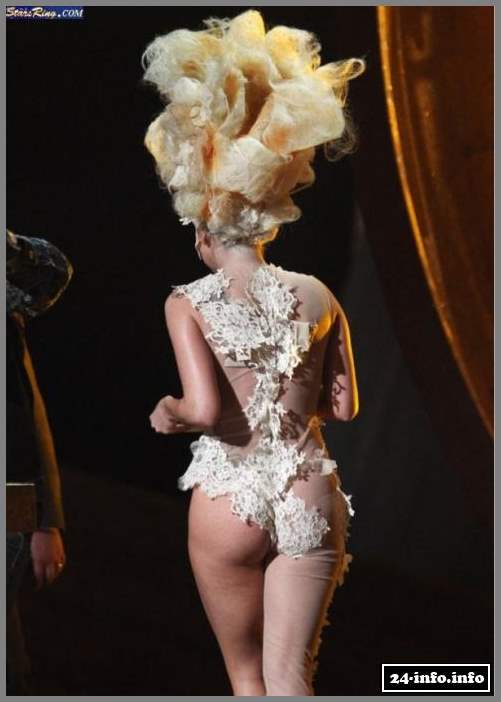 Голая звезда Леди Гага