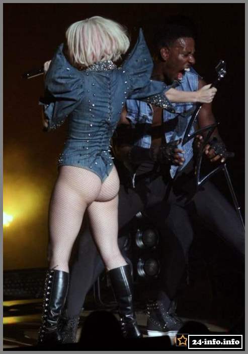 Голая звезда Леди Гага