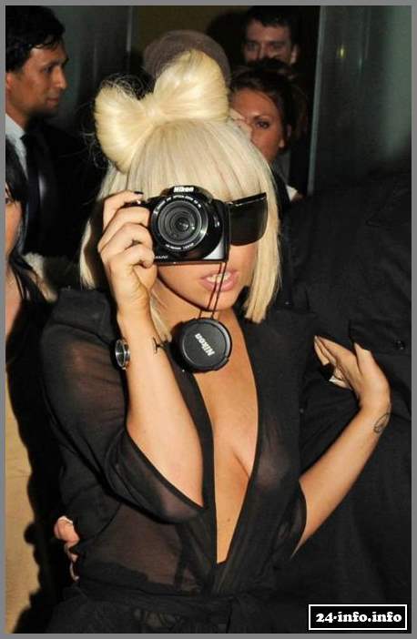 Голая звезда Леди Гага