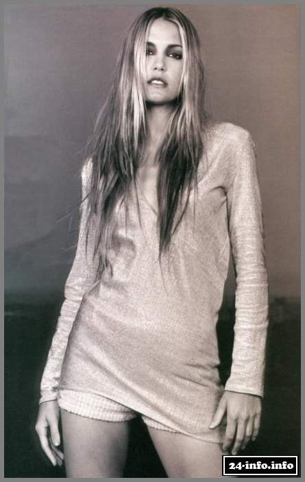 Голая звезда Лесли Бибб