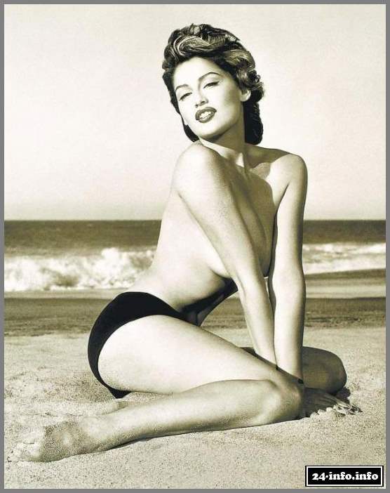 Голая звезда Летиция Каста