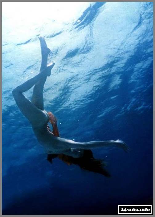 Голая звезда Летиция Каста