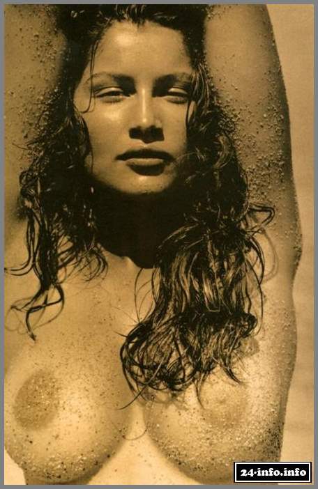 Голая звезда Летиция Каста