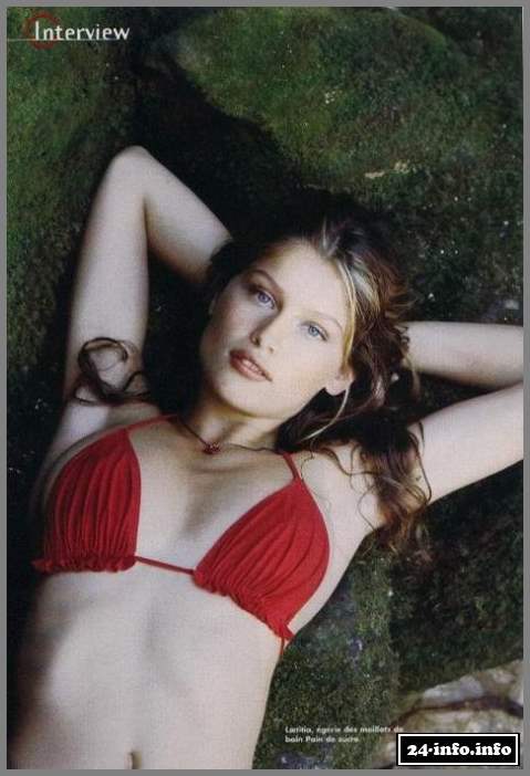 Голая звезда Летиция Каста