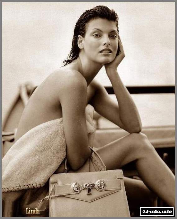 Голая звезда Линда Евангелиста