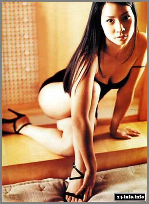 Голая звезда Люси Лью