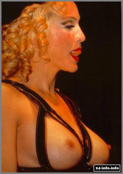 Голая звезда Мадонна