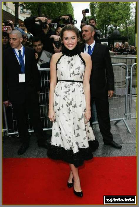 Голая звезда Майли Сайрус