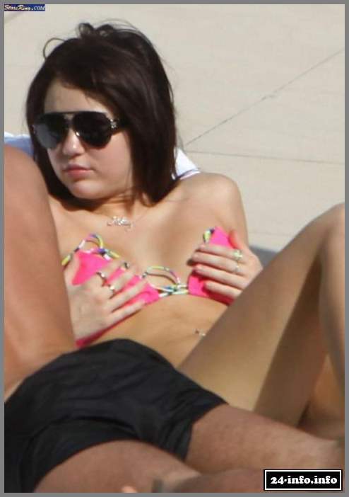 Голая звезда Майли Сайрус