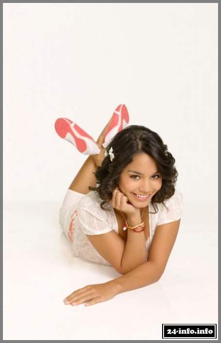 Голая звезда Ванесса Хадженс