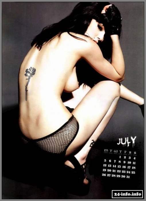 Голая звезда Викки Блоус