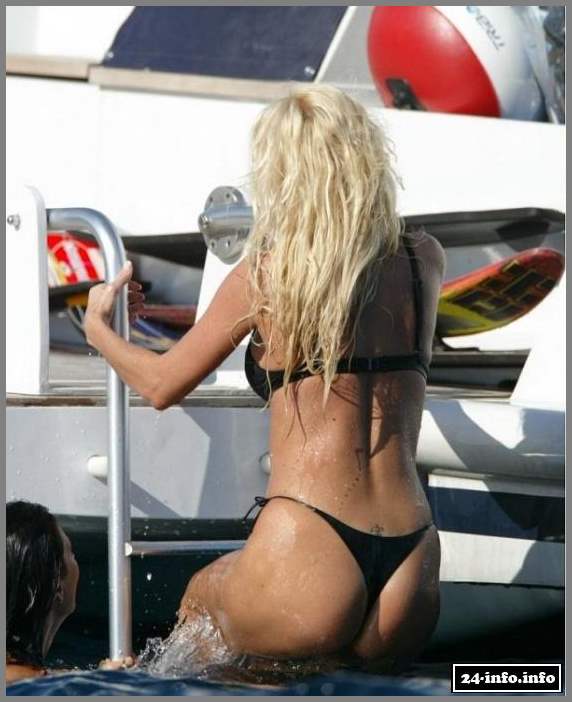 Голая звезда Виктория Сильвстедт