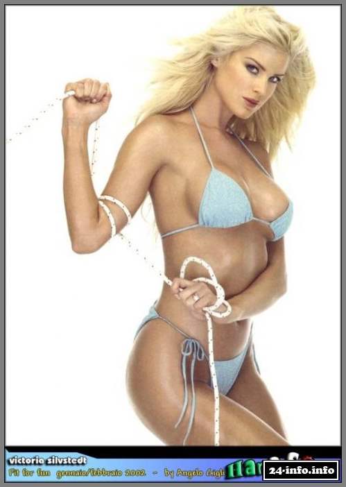 Голая звезда Виктория Сильвстедт