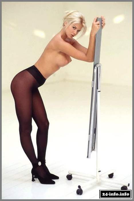 Голая звезда Виктория Сильвстедт