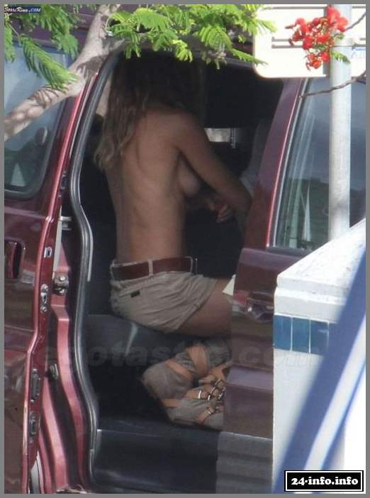 Голая звезда Жизель Бундхен