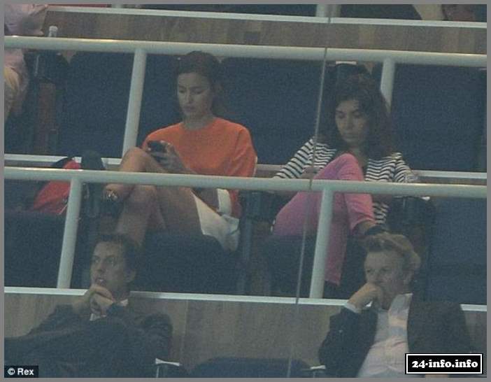 Ирина Шейк "поддержала" Роналду на матче ЛЧ