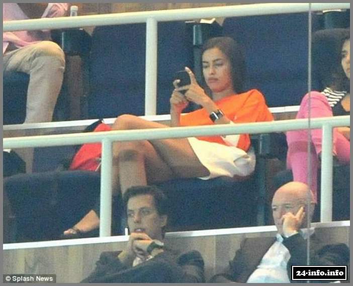 Ирина Шейк "поддержала" Роналду на матче ЛЧ