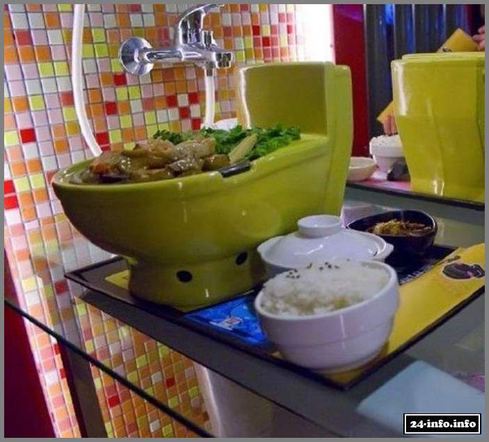 Необычный ресторан-туалет в Китае (25 фото)