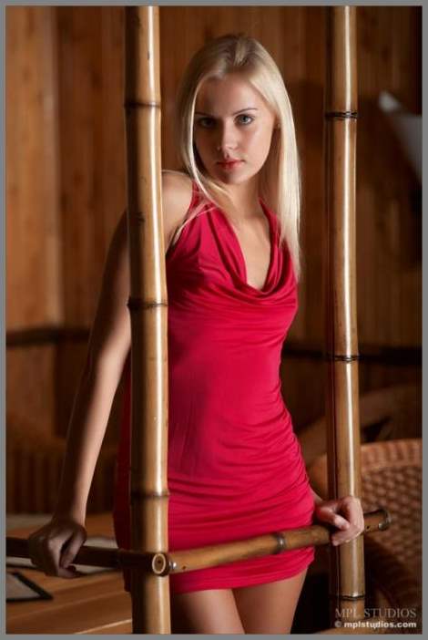 Красивая маленькая грудь