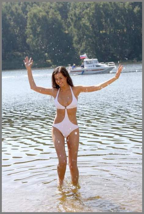 Шикарная малолетка на речке