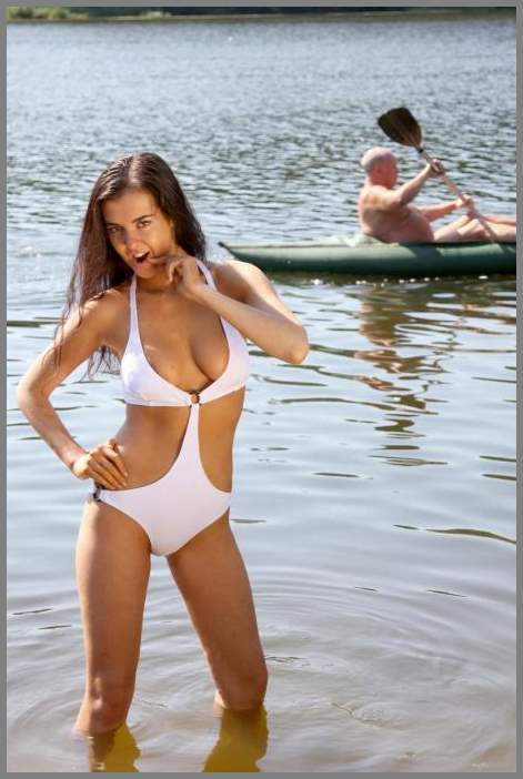 Шикарная малолетка на речке