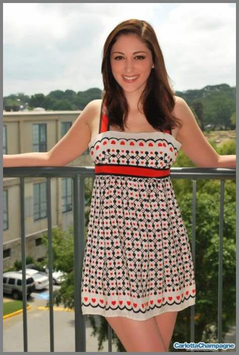 Обворожительная девушка