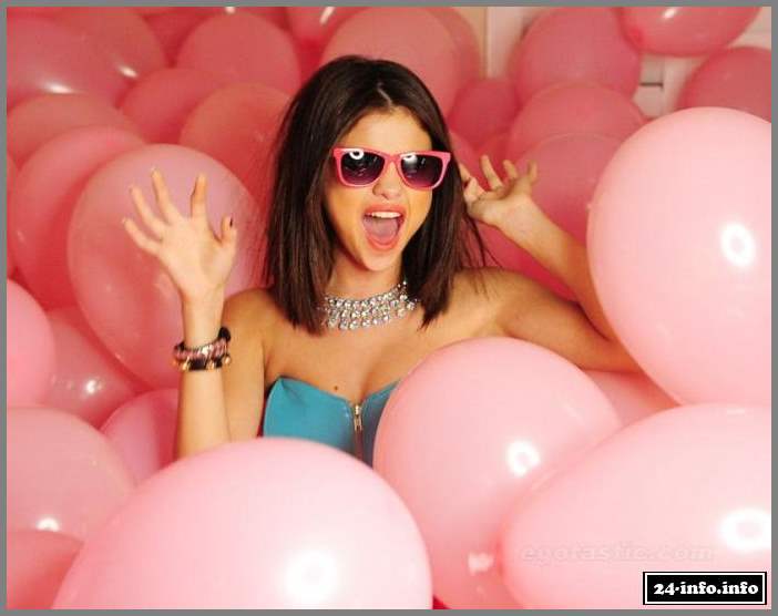 Selena Gomez снимает новый клип (15 фотографий)