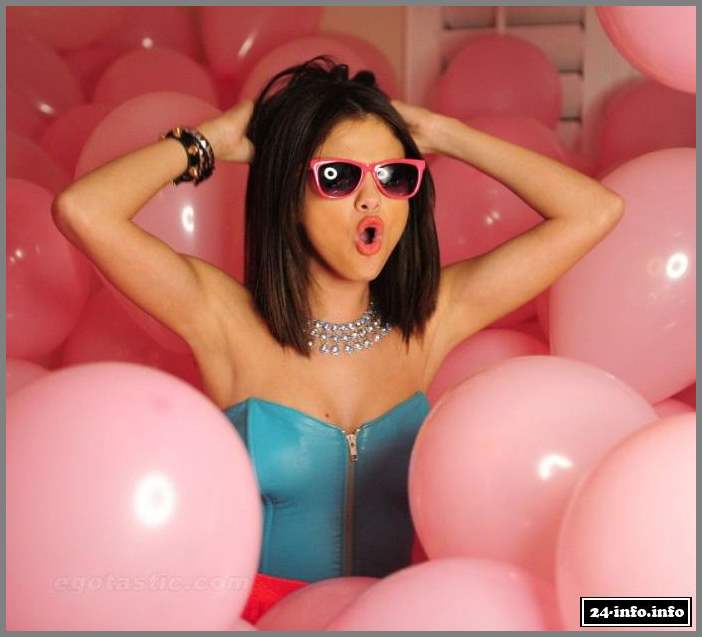 Selena Gomez снимает новый клип (15 фотографий)