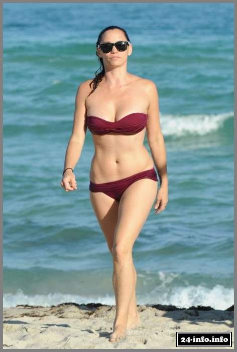 Jessica Sutta в бикини (19 фотографий)