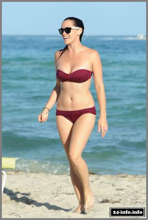 Jessica Sutta в бикини (19 фотографий)