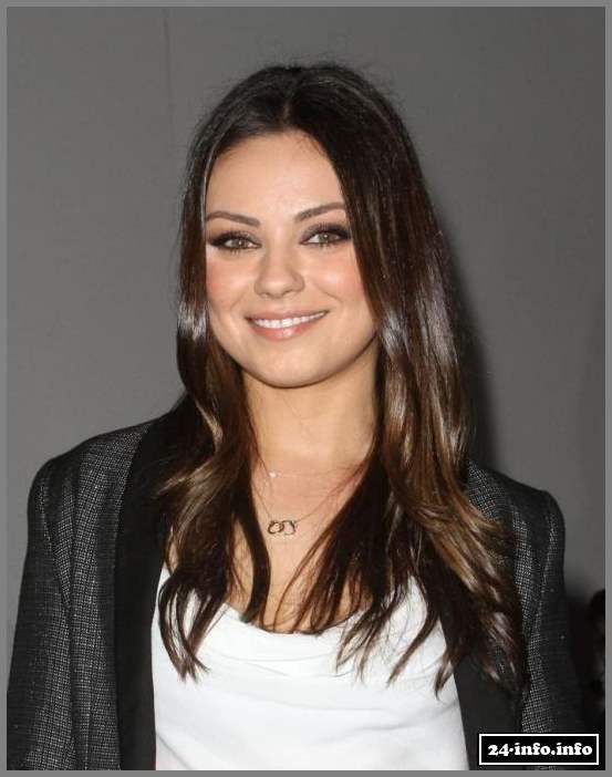 Мила Кунис в обтягивающих джинсах (9 Фото)