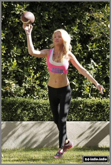 Эшли Маттингли любит активные игры (7 Фото)