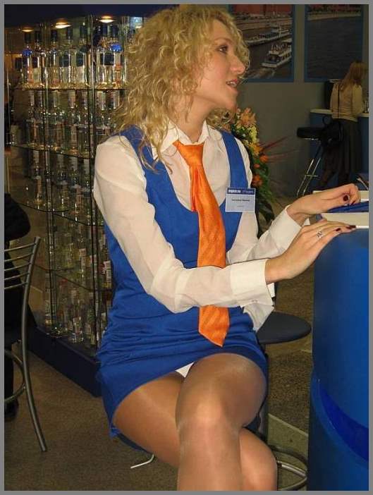 Взгляд под одежду сексуальных девчонок