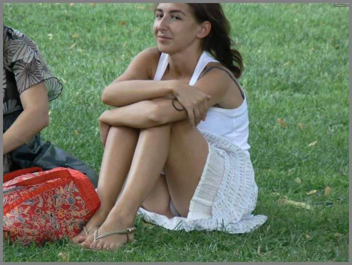 Подглядывание за армяночкой на природе