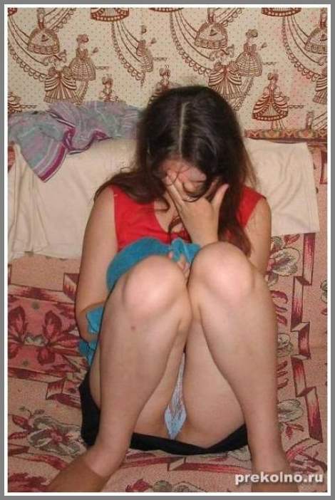 Между ног сладких девчонок