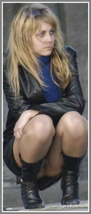 Между ног сладких девчонок