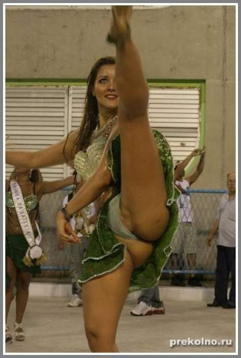 Как выглядит вагина под колготками